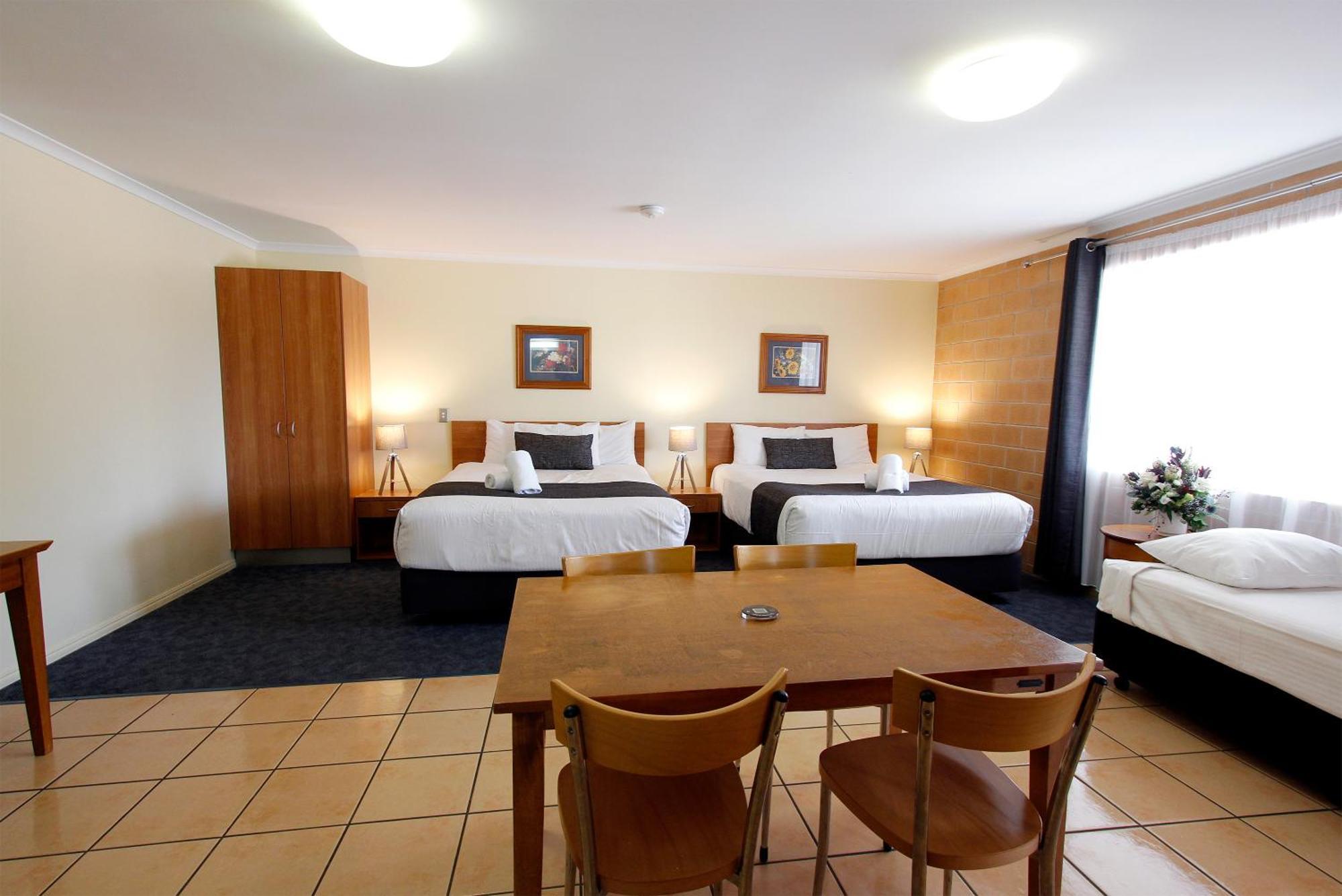 Windmill Motel & Events Centre Маккай Экстерьер фото